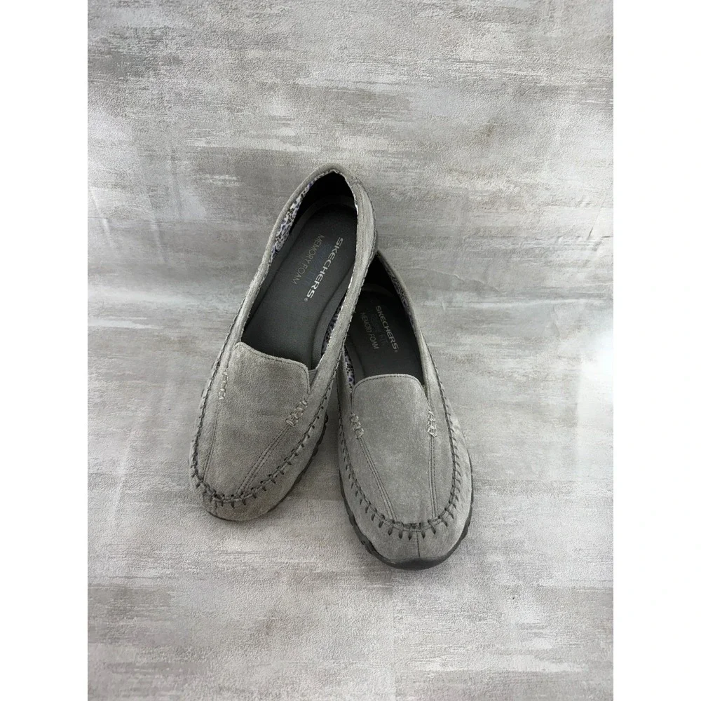 Skechers Relaxed Fit Suede Loafers Gray Memory Foam 48930TX Women Sz 7.5